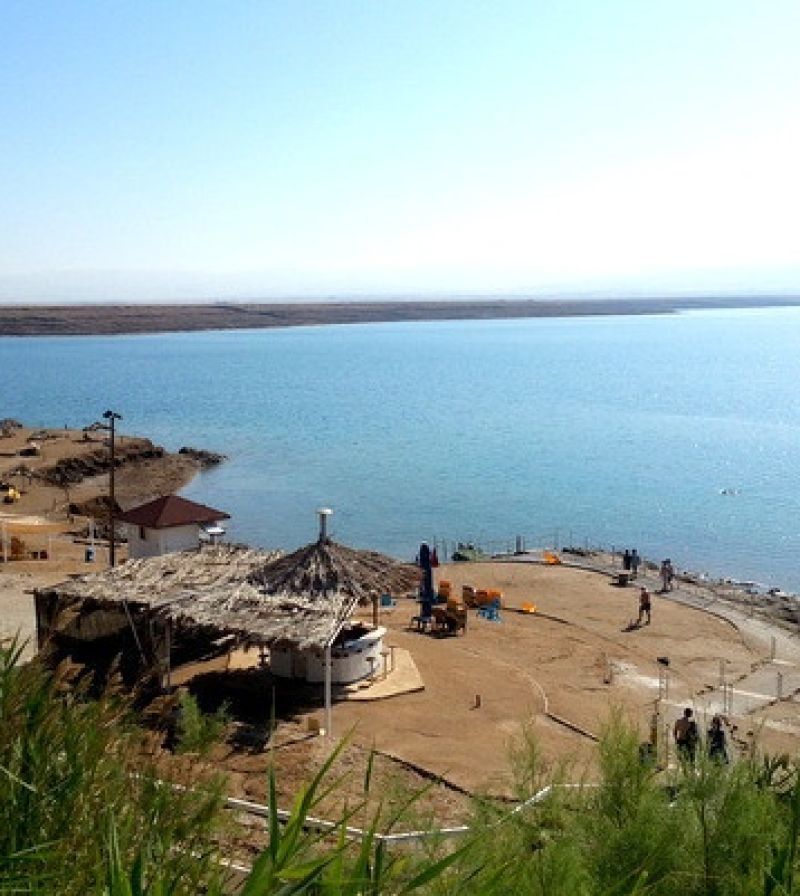 חוף נווה מדבר: יום כיף במקום הכי נמוך בעולם